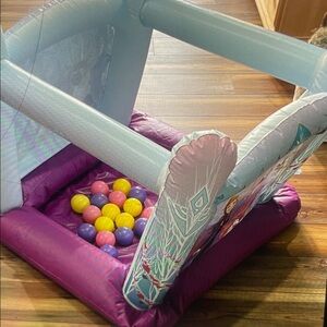 Frozen Theme Inflatable Ball Pit